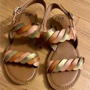 GAP kids size 13 sandals